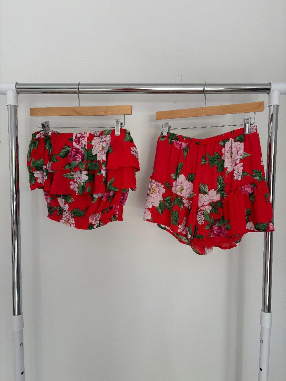 PARIS TO JENA Floral Strapless Crop Top & Short Set